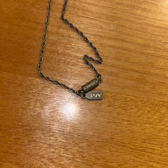 Vintage 1928 rose pendant on a 13” chain - Picture 4 of 5